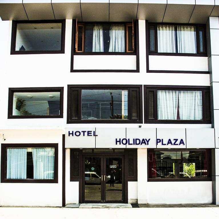 Holiday Plaza Hotel Srīnagar Exterior foto